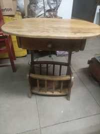 Vintage stary drewniany stolik gazetnik z szufladą do renowacji