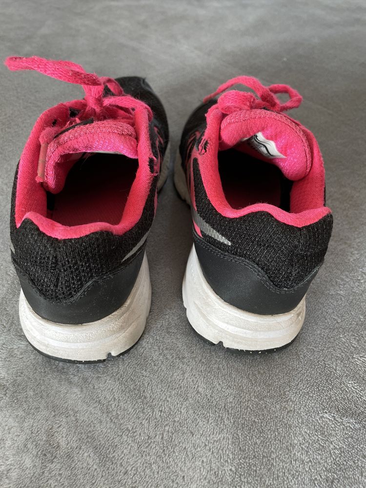 Buty dziecięce Nike Downshifter 6 dziecięce rozmiar 32