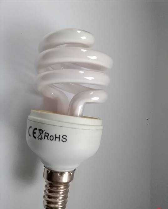 Świetlówka  energooszczędna 15w E 14