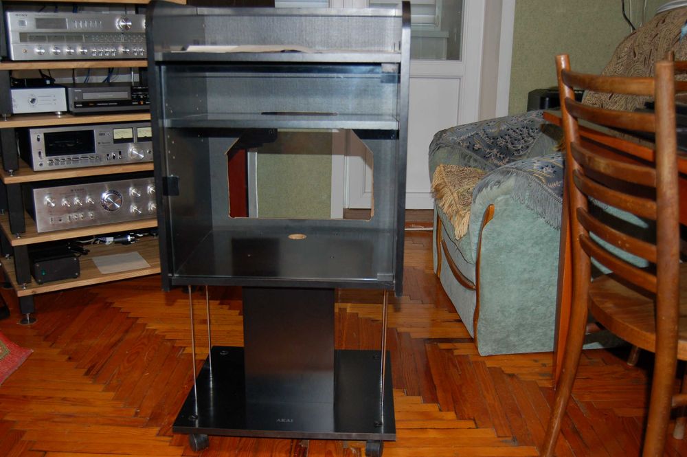 Продам стойку AKAI для аудиотехники