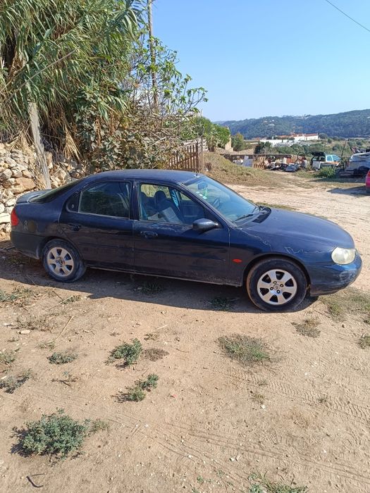Ford Mondeo ghia 1.8 td