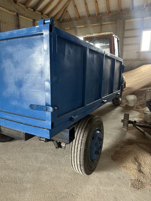 Прицеп до трактора хороший є багато чого іншого такош є і 2 осний