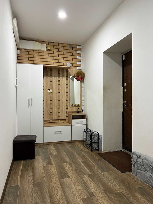 Продам 2-этажный дом в Подгородном, улица Низовая