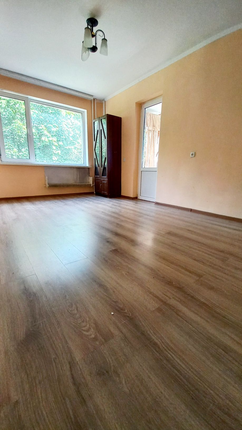 Продаж 2х кімнатної квартири ЮЗР(Руставі)