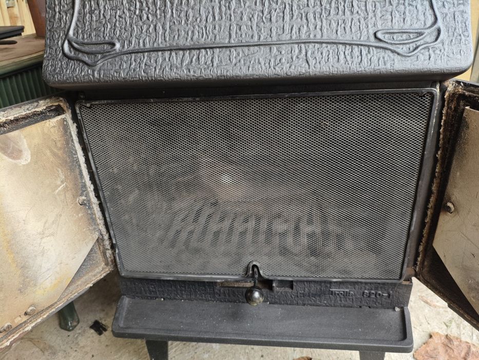 Piecyk żeliwny Trolla 820 – stan idealny koza kominek