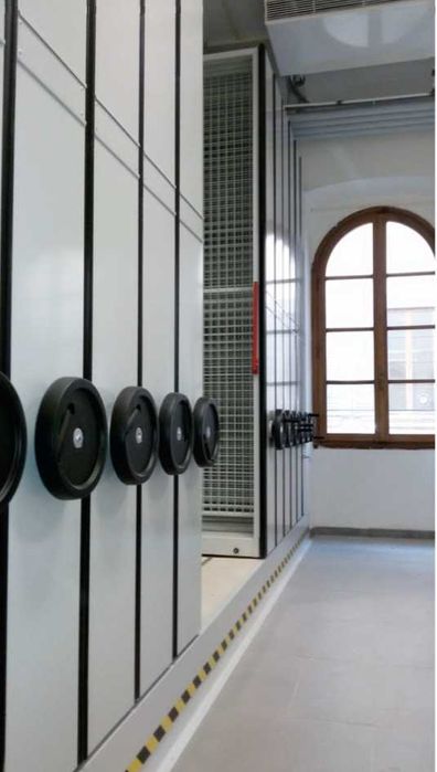 Armazenagem Estantes Rolantes Compacta Duplique o seu Arquivo 80% Novo