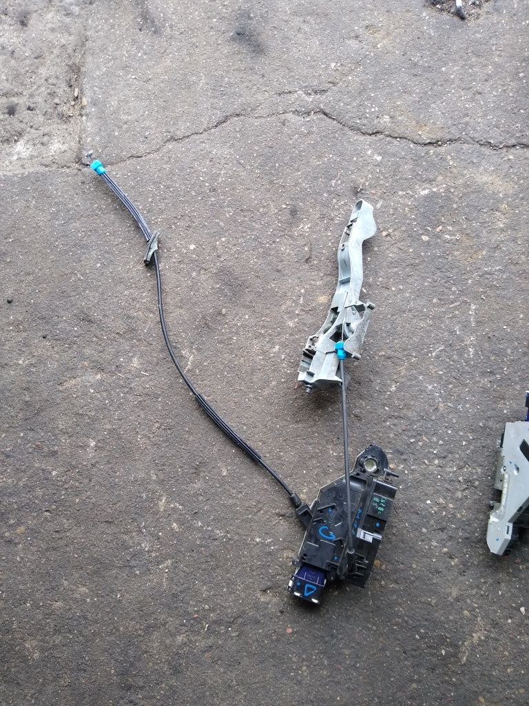 Zamek drzwi mechanizm przód prawy Citroen C4 grand Picasso I oryg
