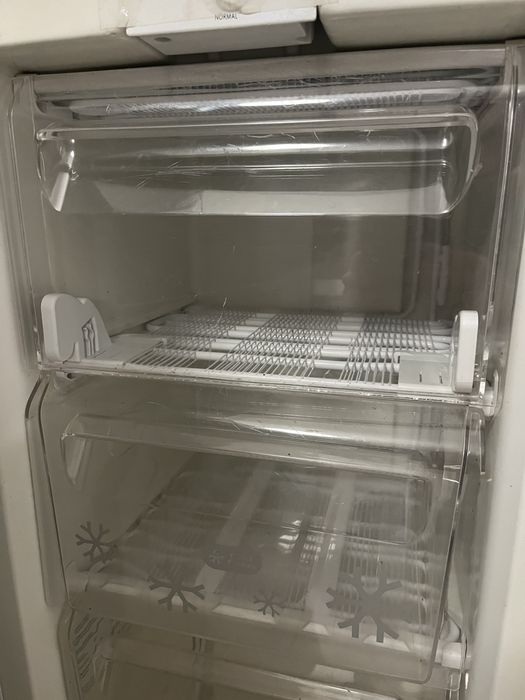 Zamrażarka szufladowa biala Zanussi