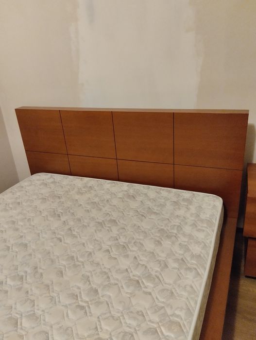 Vendo cama e mesinhas cabeceira
