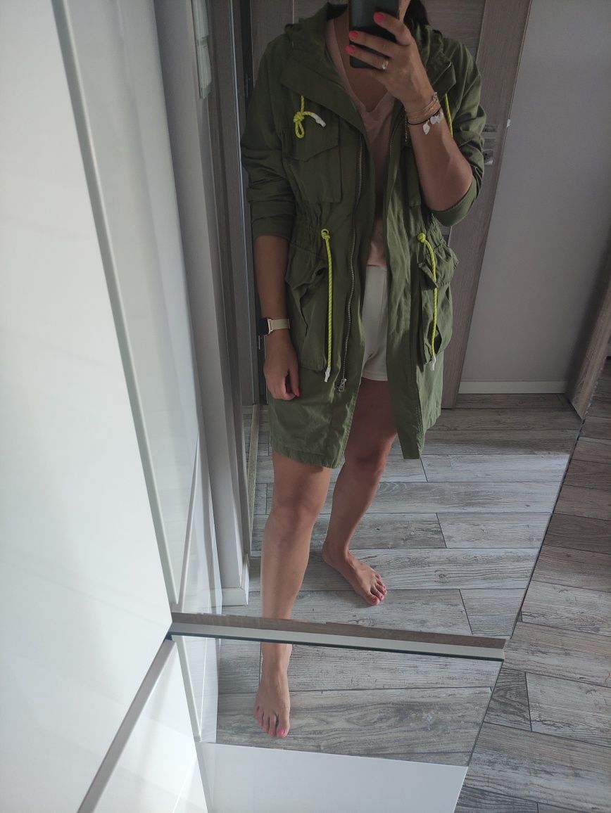 Bawełniana kurtka parka Reserved