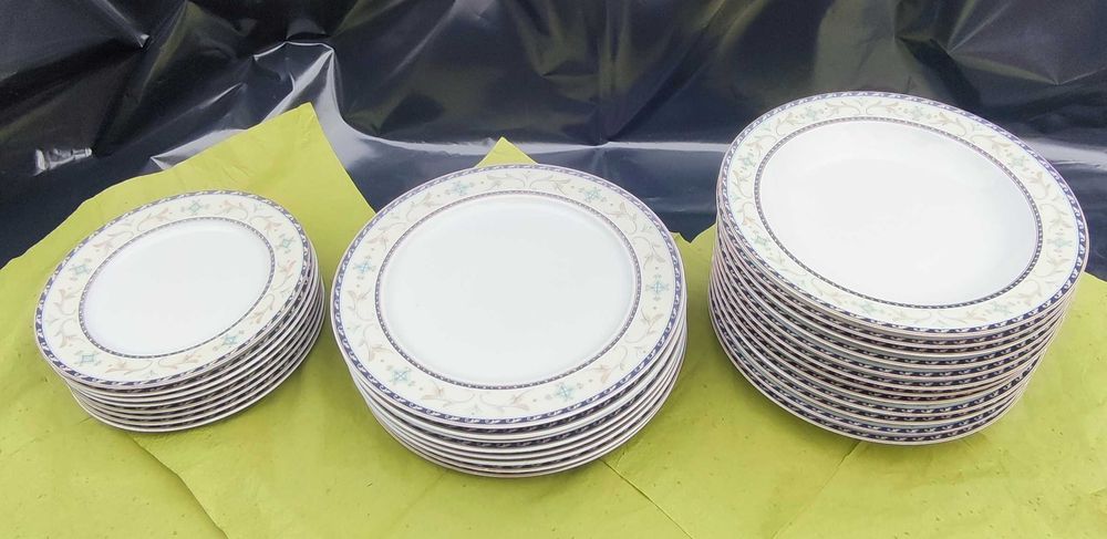 Komplet obiadowy z wytwórni porcelany Włocławek-28szt talerzy