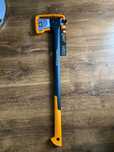 Siekiera fiskars X32 nowa