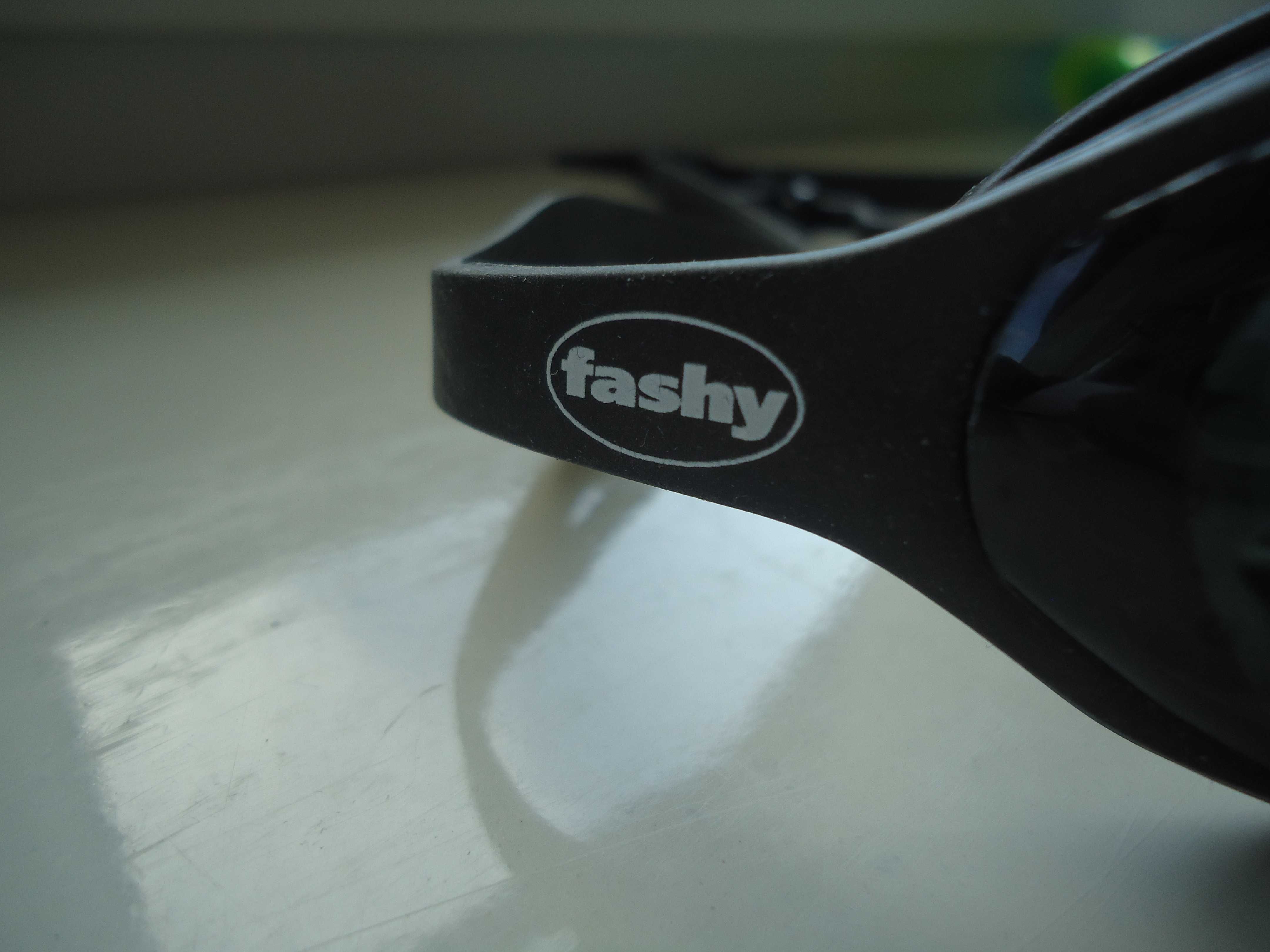Czarne okulary do pływania Fashy