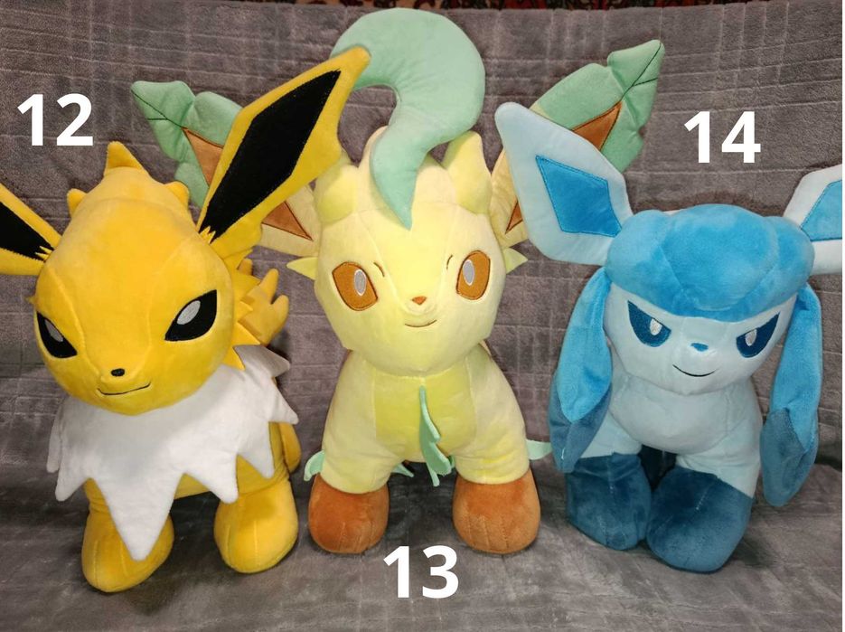 Багато м'яких іграшок ПОКЕМОНІВ