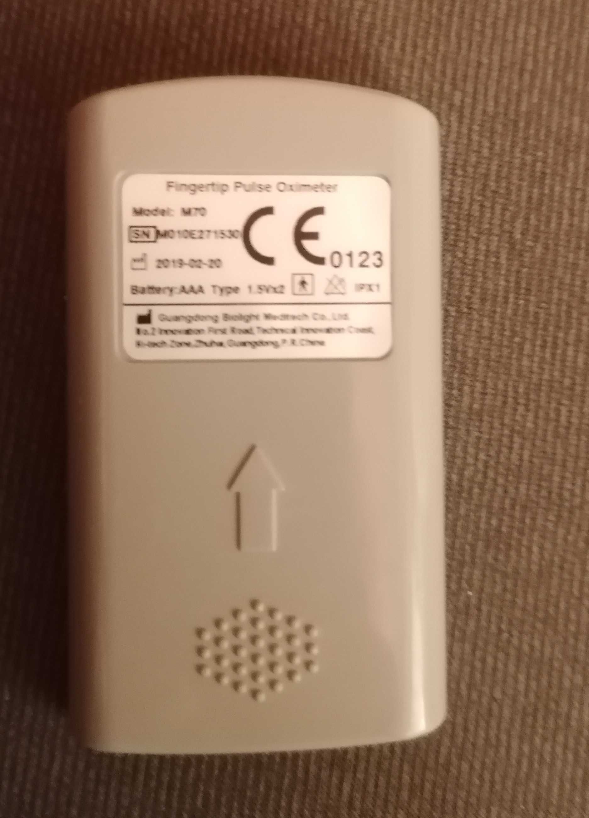 Pulsoksymetr M70 z bateriami i etui