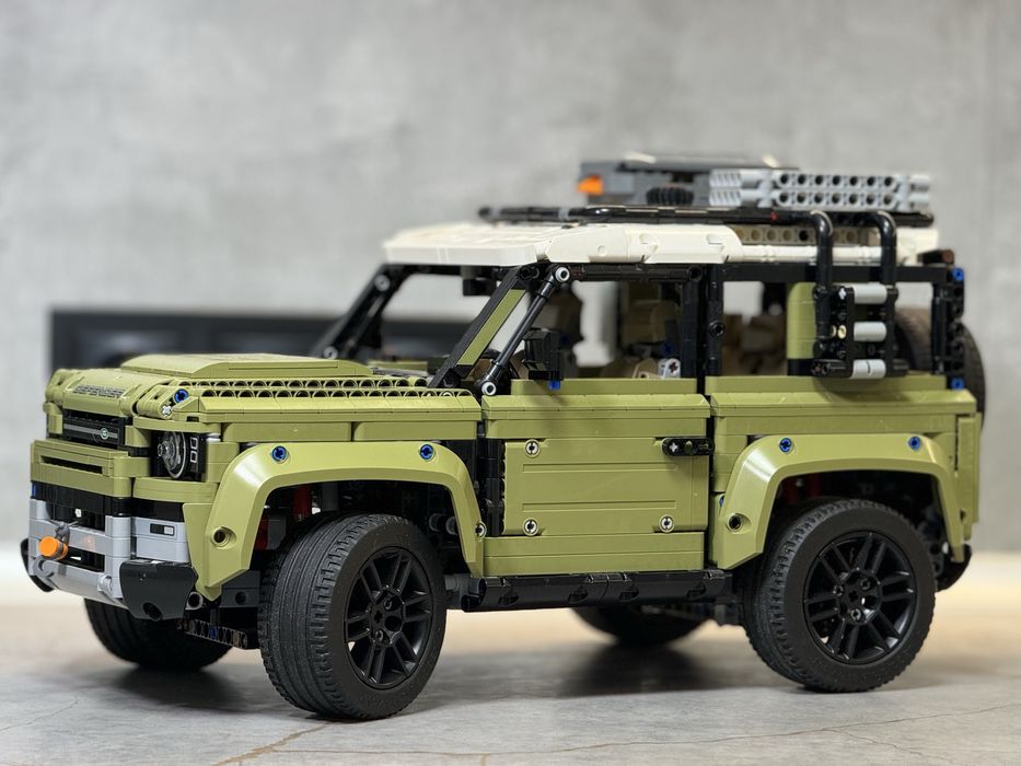 LEGO конструктор TECHNIC 42110 LAND ROVER DEFENDER оригинал!