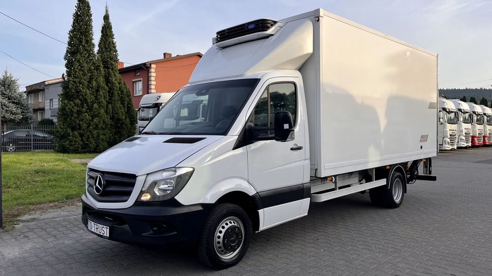 Mercedes-Benz SPRINTER 514 CHŁODNIA / WINDA 1000KG /  SALON POLSKA / BEZWYPADKOWY / FAKTURA VAT 23%  CARRIER XARIOS 350 + 230V / DHOLLANDIA 1000KG / Pierwszy właściciel