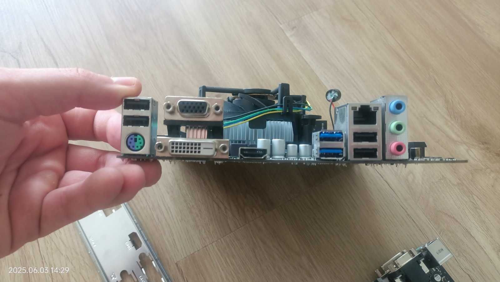Комплект ASRock H310M-HDV + Core i5 8400 BOX + 8Gb DDR4 (2*4Gb) (3 шт)