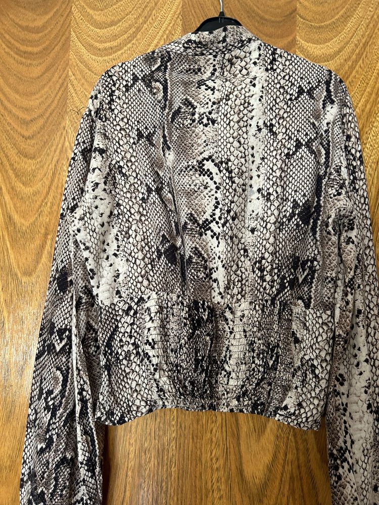 Conjunto saia e blusa da Stradivarius