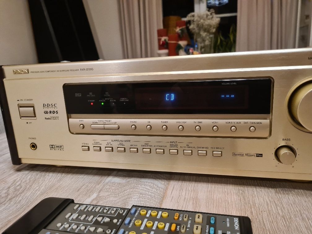 Amplituner Denon AVR-3200G z pilotem