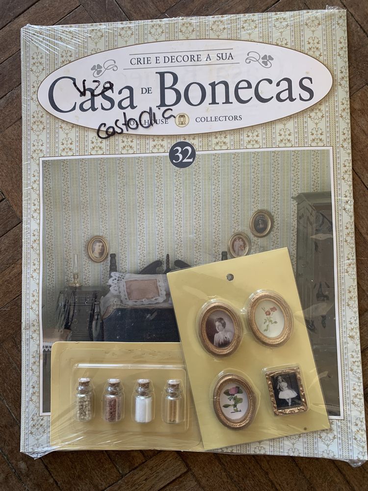 Mobiliário miniatura - casa de bonecas