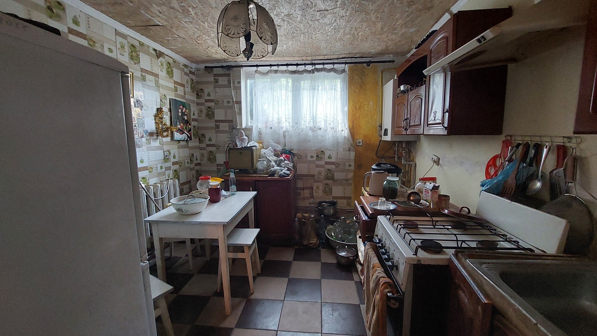 Продам 2-кімнатну квартиру. Вул.Вокзальна,40.