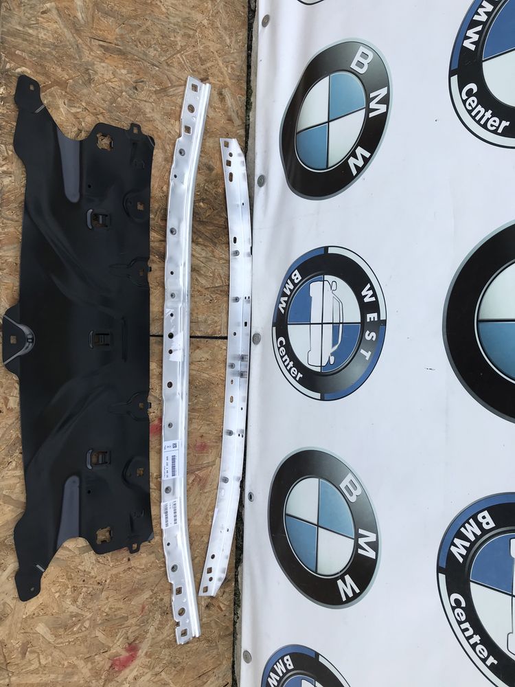 Накладка передней панели bmw g30, панель передня верхня бмв g30