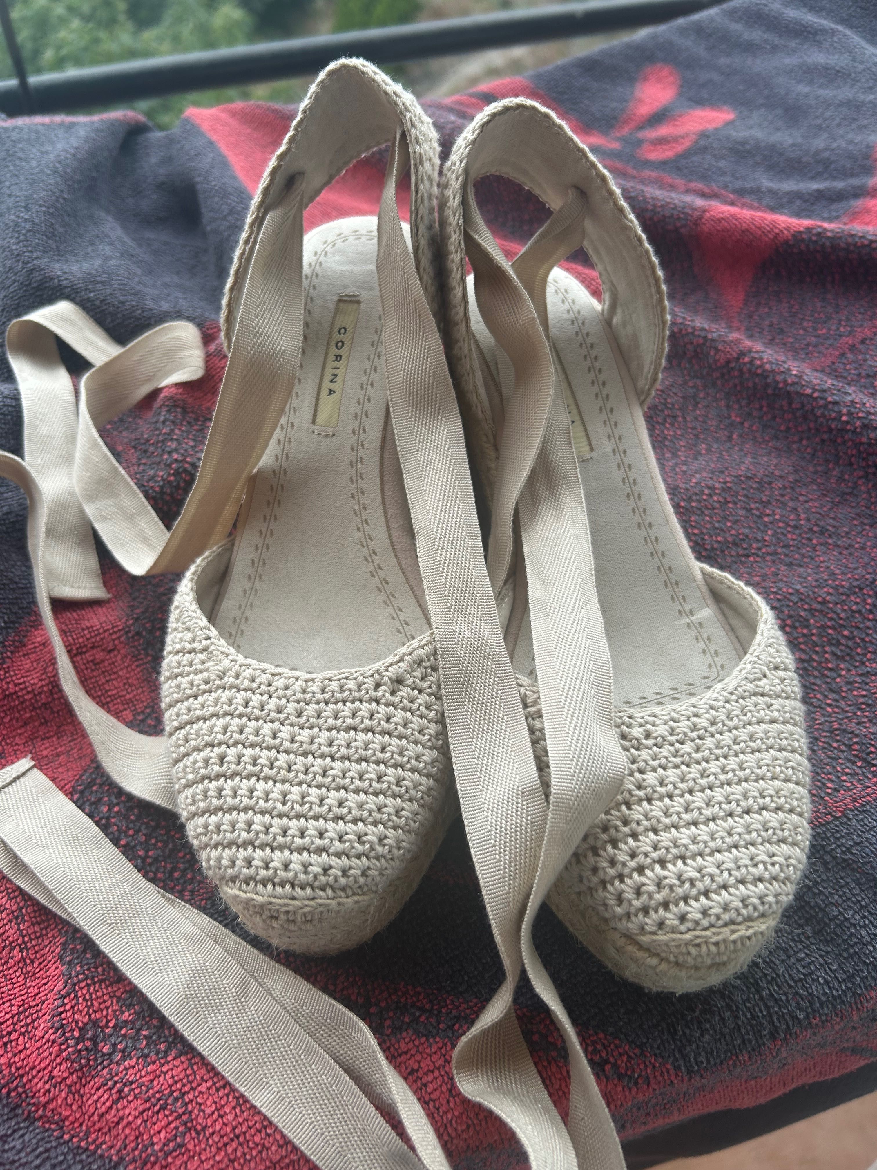 Sapatos com cunha