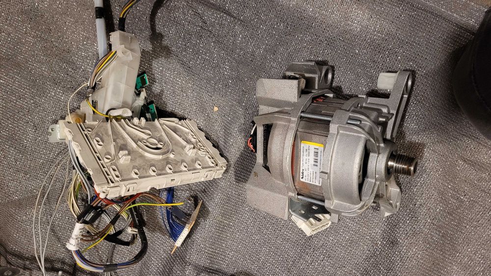 Silnik z pralki Amica - NIDEC WU112U45W00