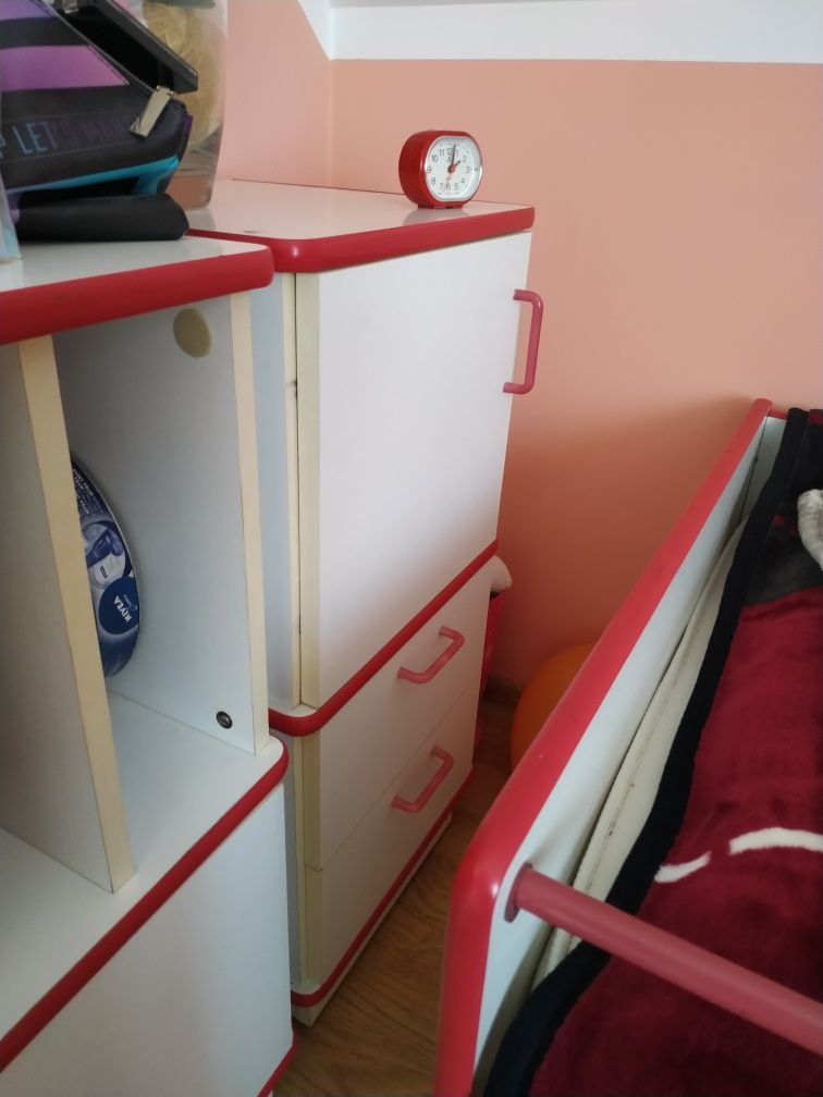 Komplet mebli dziewczęcych
