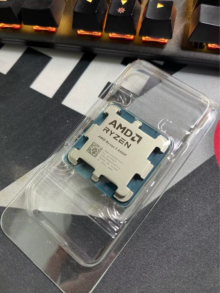 Ryzen 5.   8400f