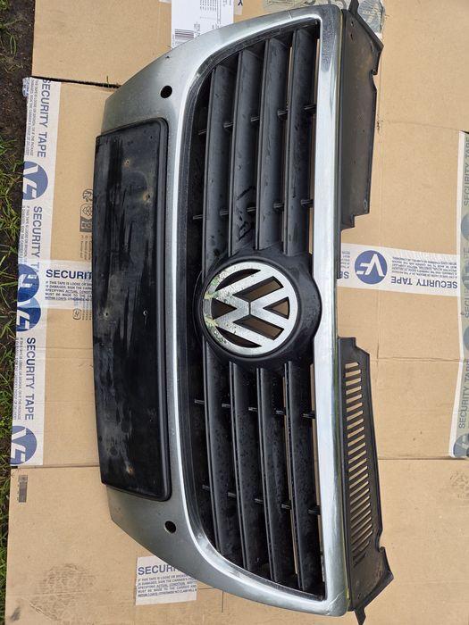 Gril atrapa zderzaka vw passat b6