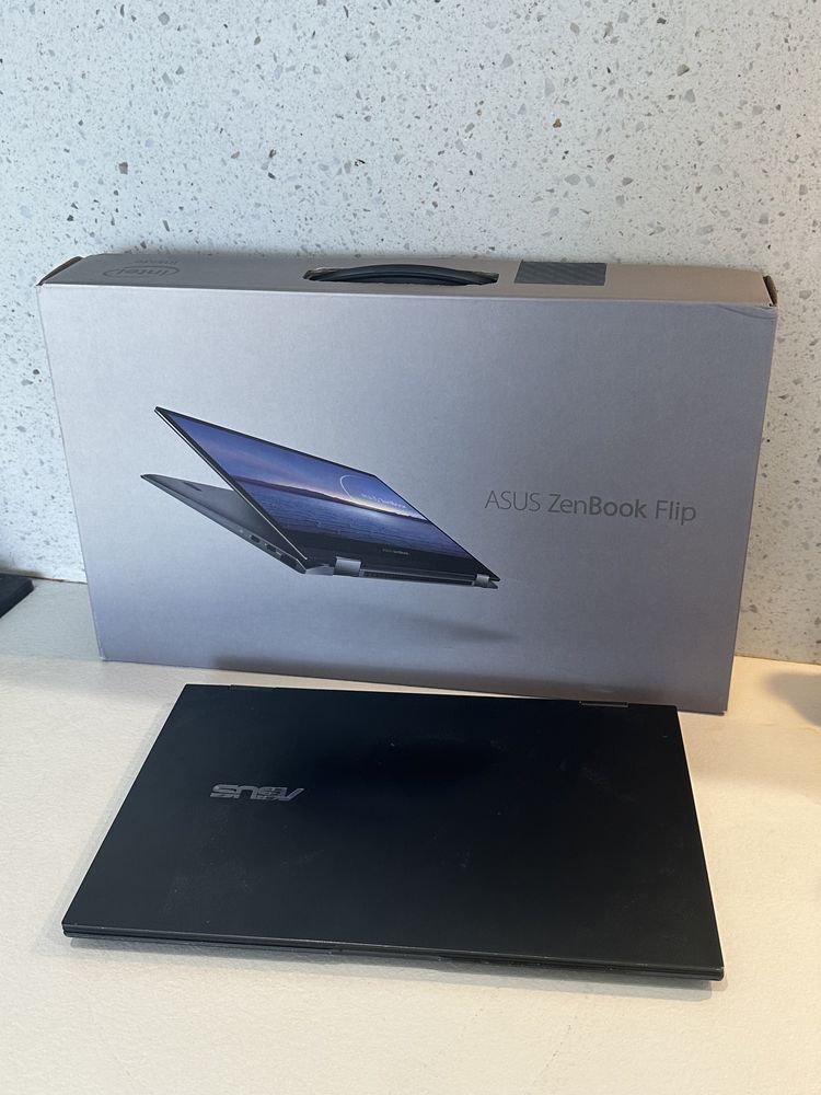 Ноутбук Asus Zenbook 14 Flip с комплектом