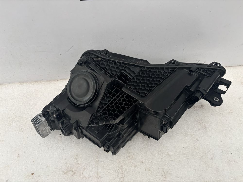 Skoda Superb III 3 lift 19- 3V 3V1 lampa prawy przód prawa przednia