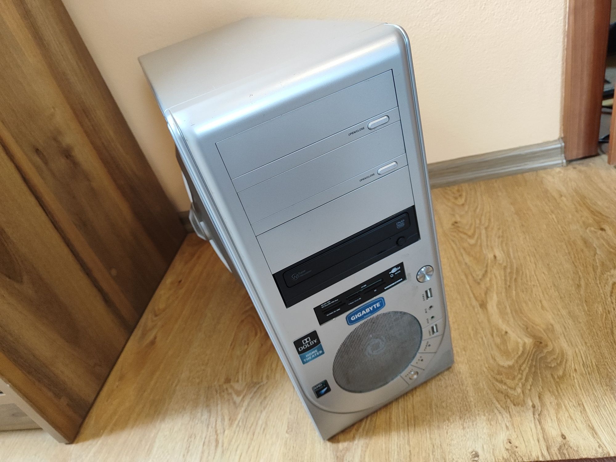 Obudowa komputerowa z zasilaczem Chieftec CTG-600-80P 600W PC