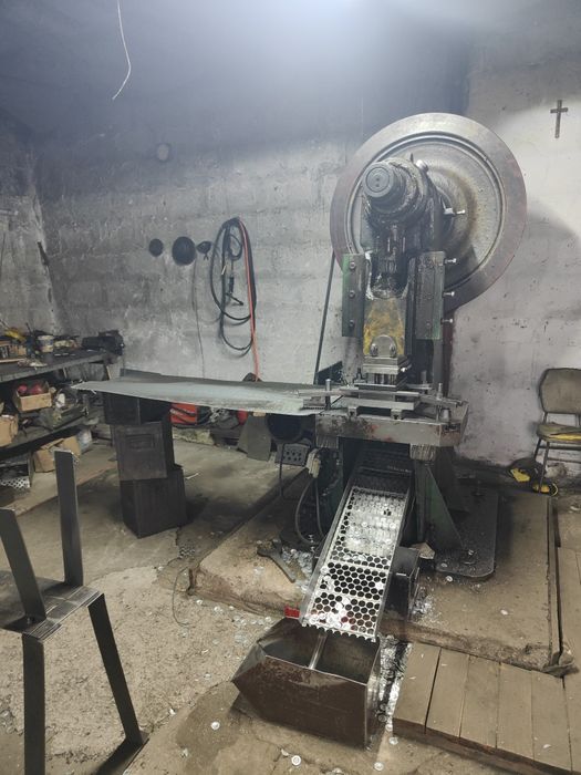 Warsztat ślusarski -maszyny