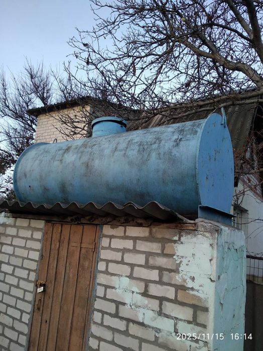 Ємність на 2,5 куба металева