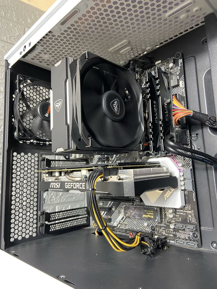 Игровой компьютер,ПК(Ryzen 7 2700X,DDR4 32GB,RTX 2060 SUPER,M2 512GB)