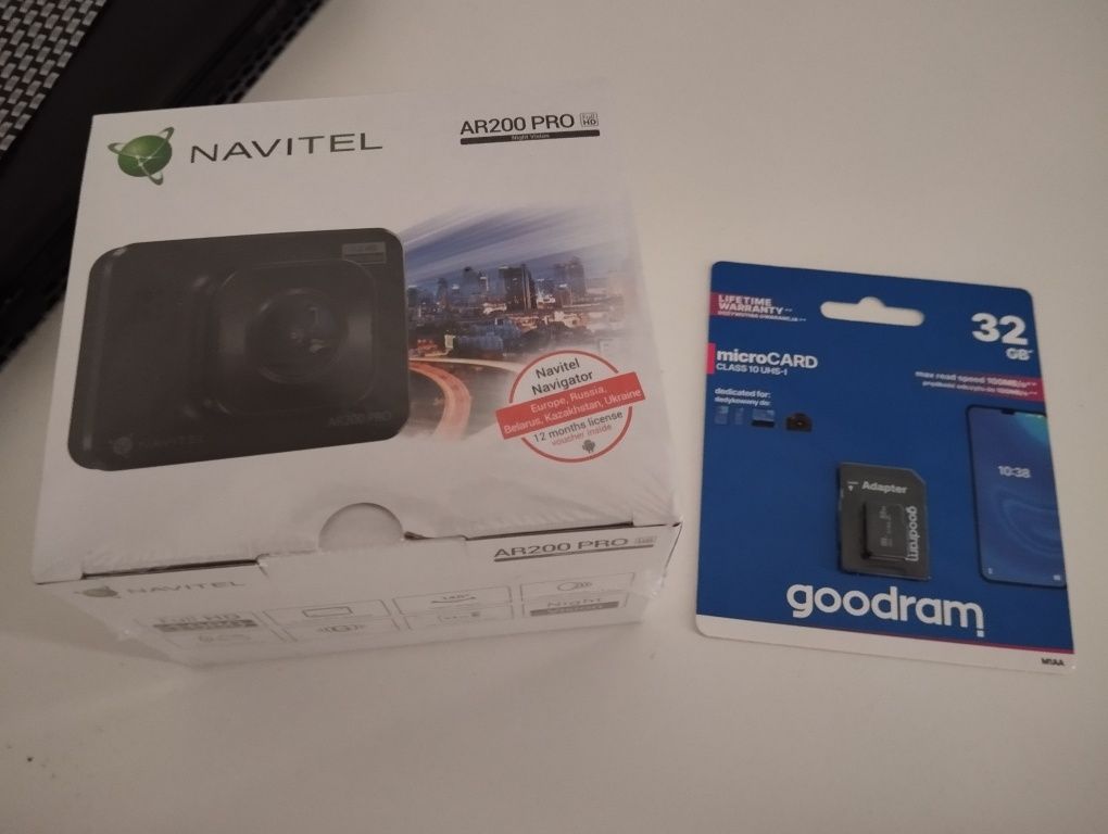 Wideorejestrator Navitel AR200 pro + karta pamięci 32 gb