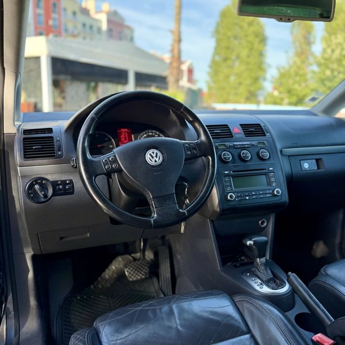 VW Touran 2.0 TDi DSG 7 Lugares Apenas 221 mil km