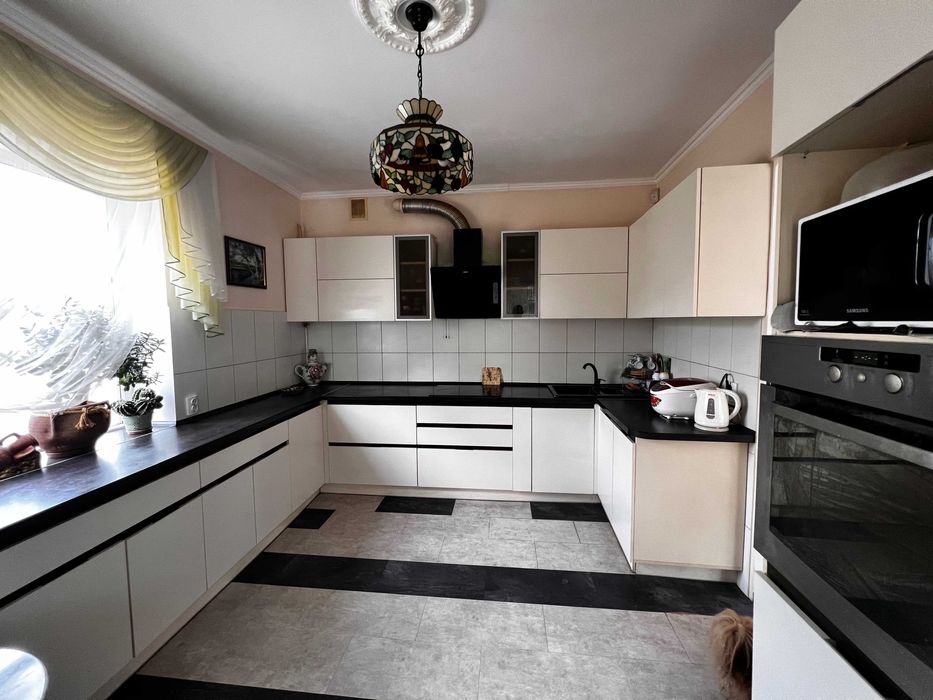 Будинок в м Березань, площа 220 м2, ремонт, ставок, баня, ліс