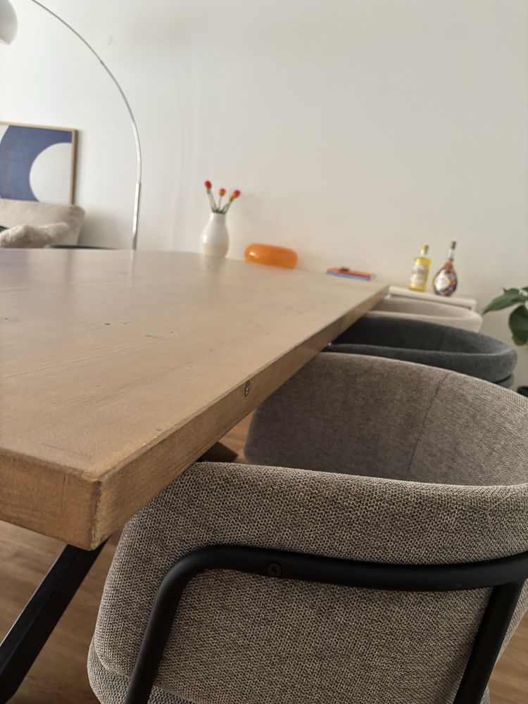 Mesa de sala de jantar - 2 metros
