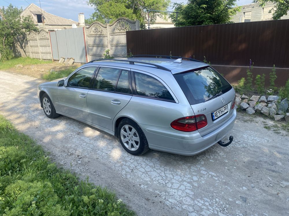 Мерседес Бенц 211 Рест Е220 CDI