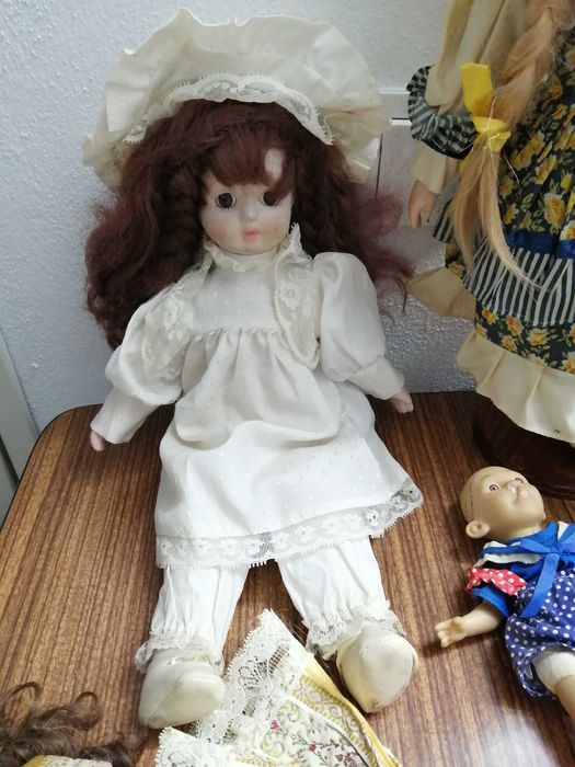 Bonecas porcelana Varias