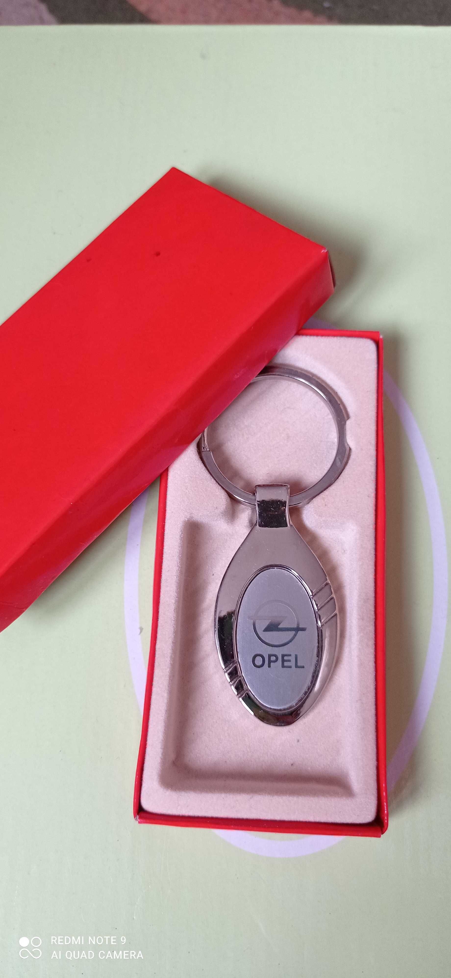 Opel breloczek -prezent