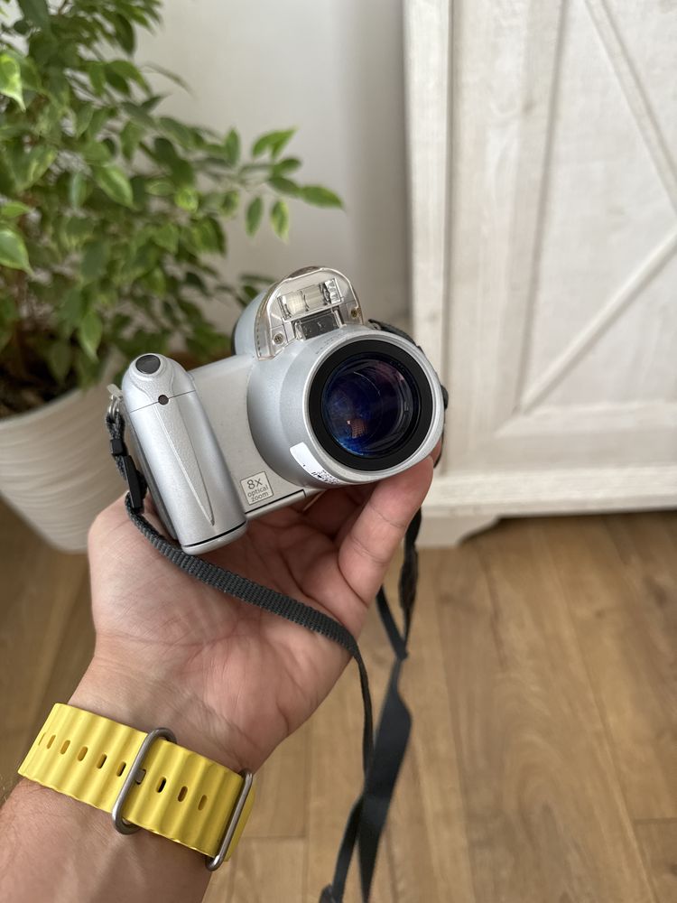 Aparat Konica minolta z10