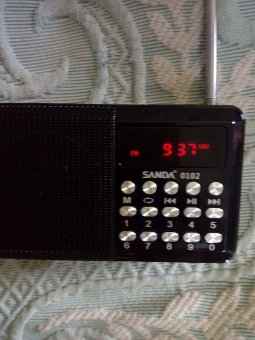 Radio de bolso com porta USB