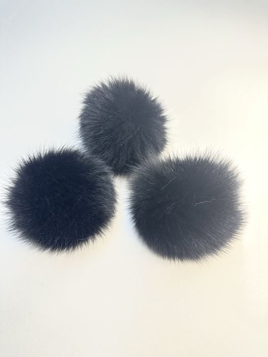 Помпони хутряні з песця зі спинки