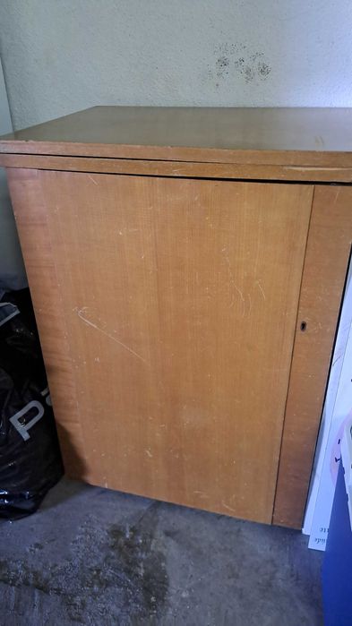 Máquina de costura Oliva com Móvel