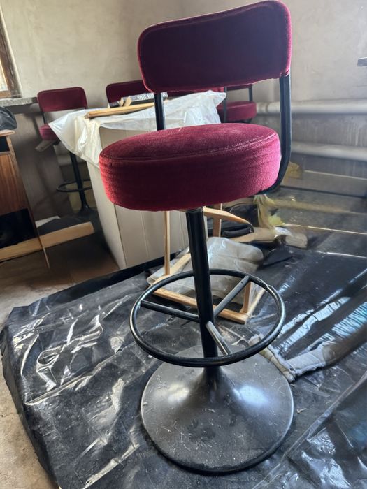 Продам барные стулья